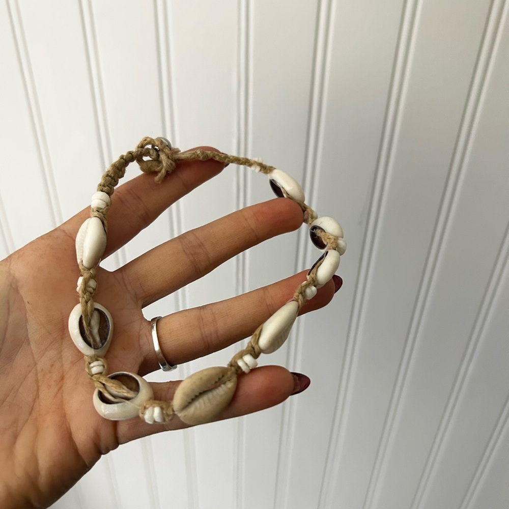 Natural Woven Shell Chocker Necklace